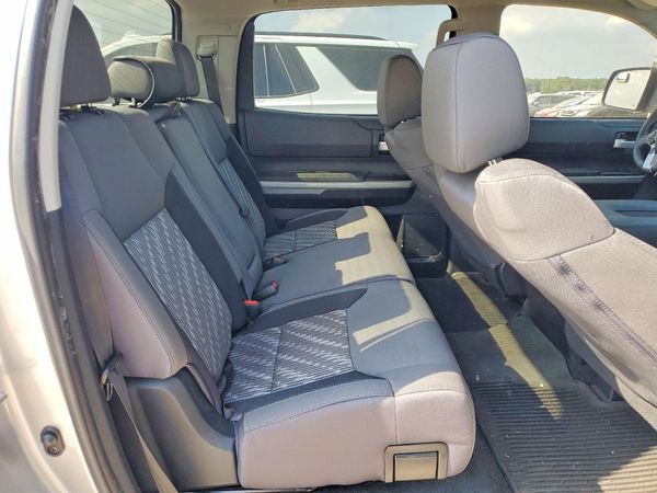 2021 TOYOTA TUNDRA SR5 grade