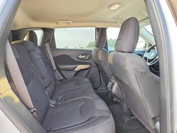 2017 JEEP CHEROKEE LATITUDE FWD