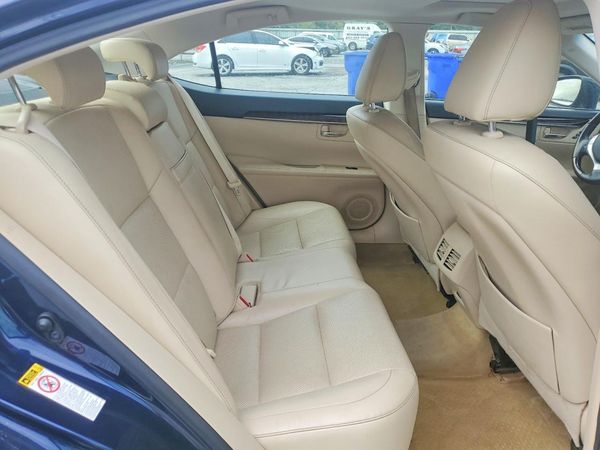 2015 LEXUS ES