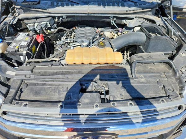 2018 FORD F150 — Engine bay