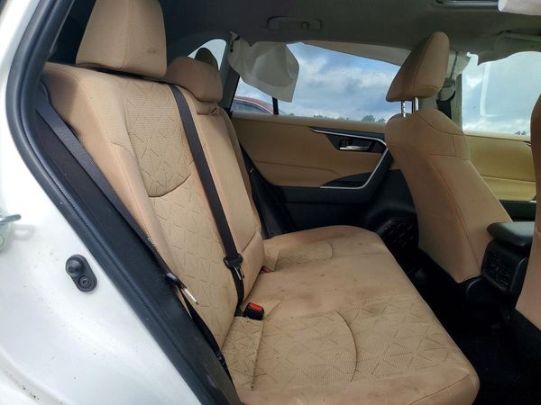 2021 TOYOTA RAV4 XLE HV