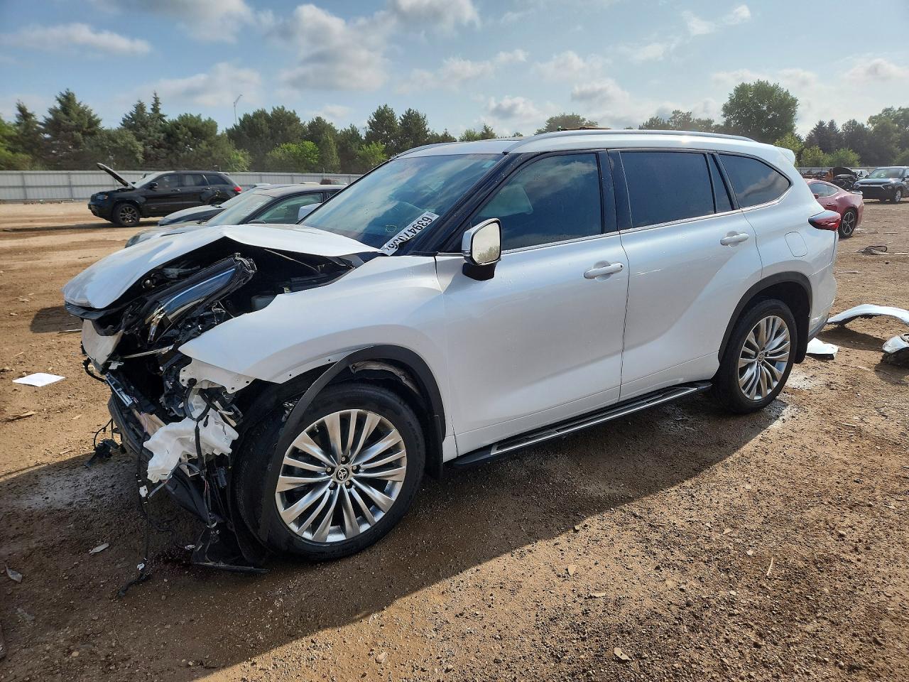 2024 TOYOTA HIGHLANDER