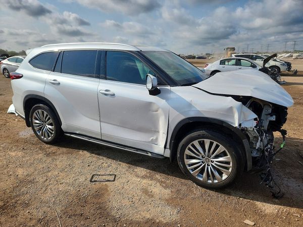 2024 TOYOTA HIGHLANDER