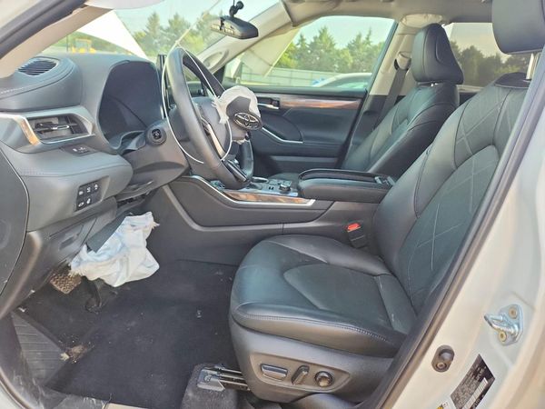 2024 TOYOTA HIGHLANDER
