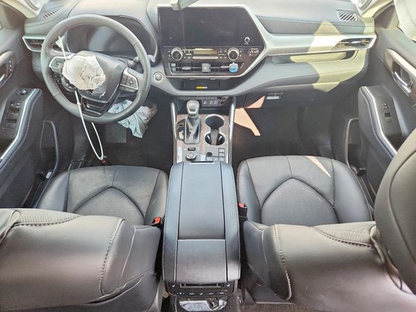 2024 TOYOTA HIGHLANDER