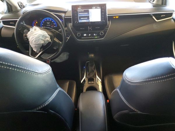 2020 TOYOTA COROLLA XLE