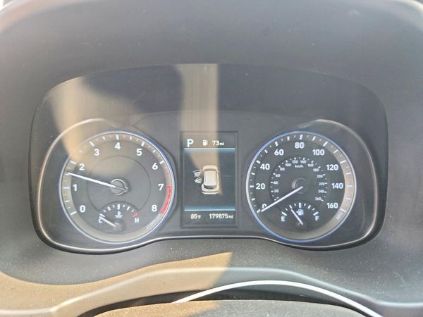 2021 HYUNDAI KONA SE