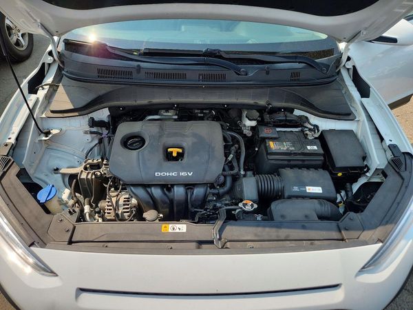 2021 HYUNDAI KONA SE