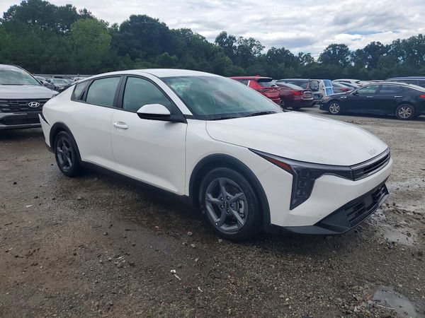 2026 KIA K4 LX, LXS