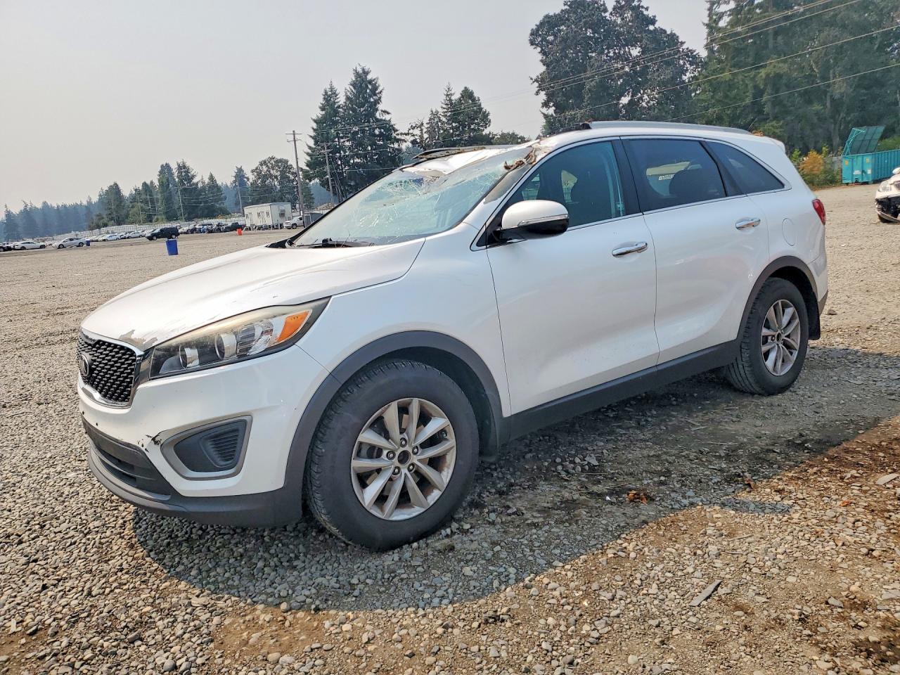2016 KIA SORENTO L / LX