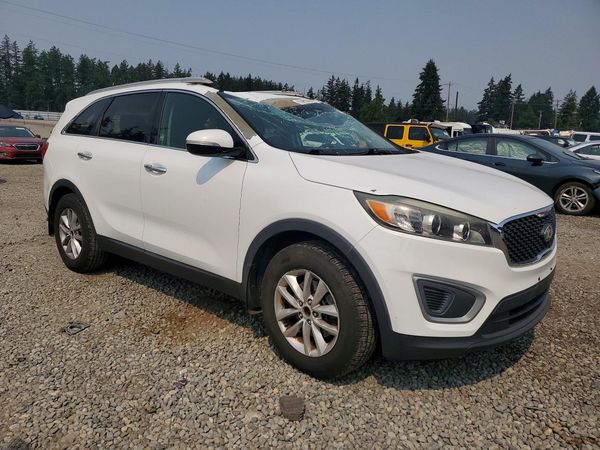 2016 KIA SORENTO L / LX