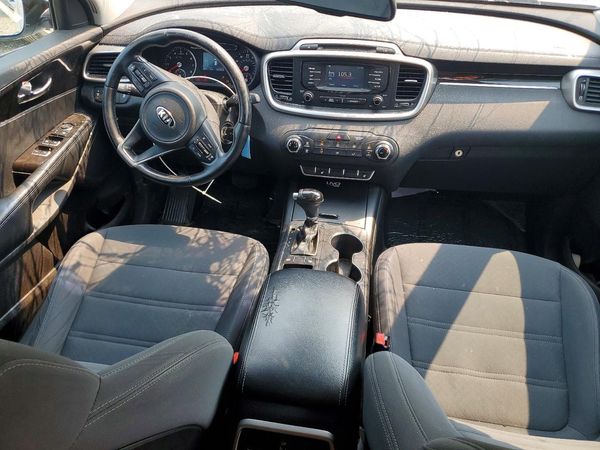 2016 KIA SORENTO L / LX
