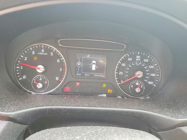 2016 KIA SORENTO L / LX