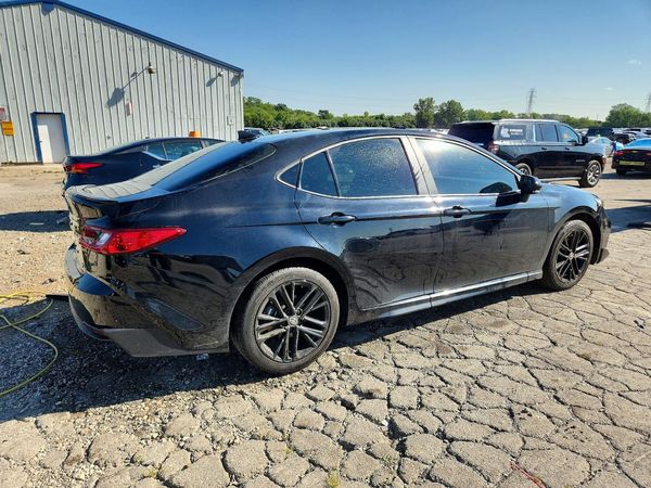2025 TOYOTA CAMRY
