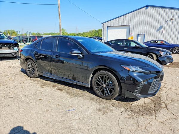 2025 TOYOTA CAMRY
