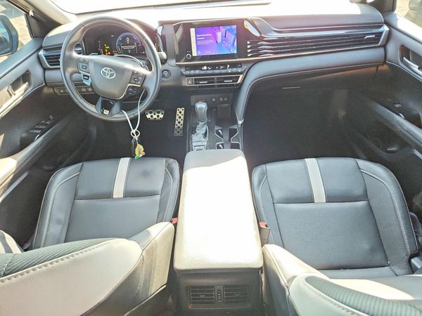 2025 TOYOTA CAMRY