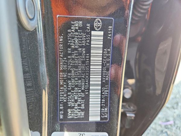 2025 TOYOTA CAMRY