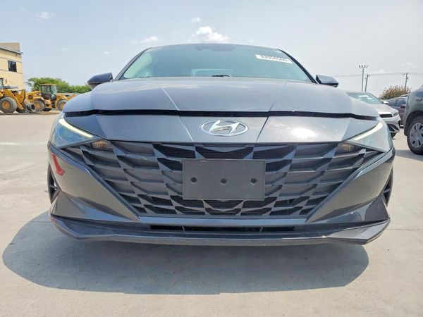 2022 HYUNDAI ELANTRA