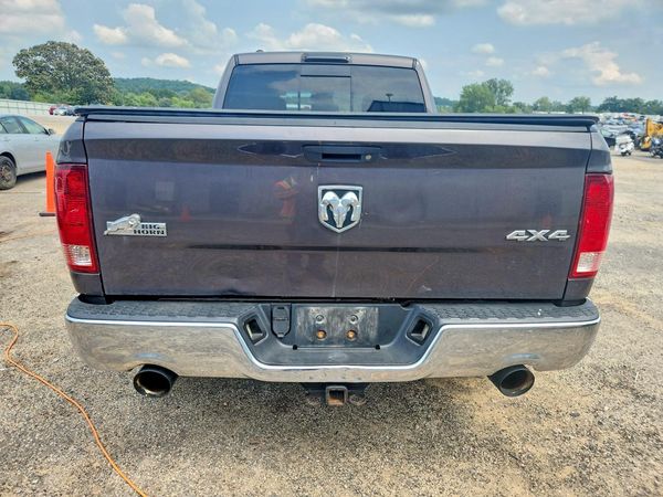 2015 RAM 1500 SLT