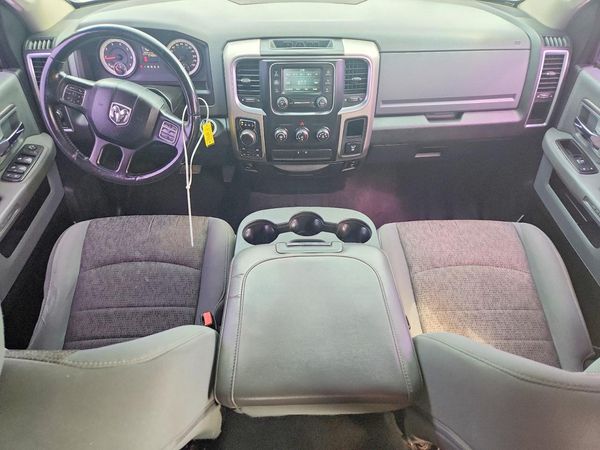 2015 RAM 1500 SLT