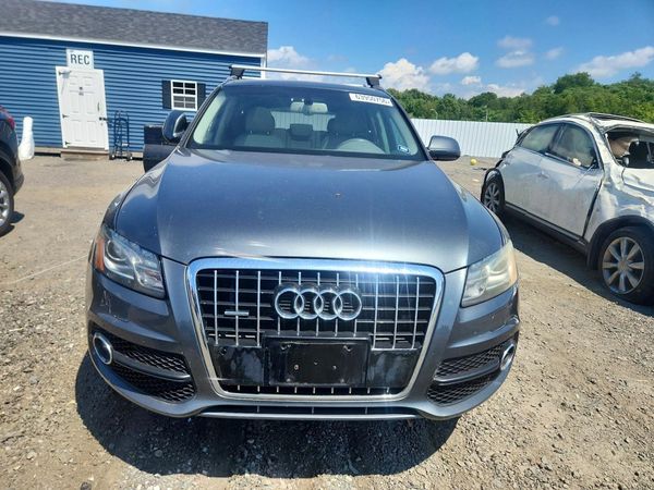 2012 AUDI Q5 Premium Plus