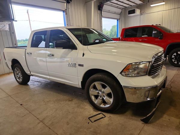 2018 RAM 1500 SLT