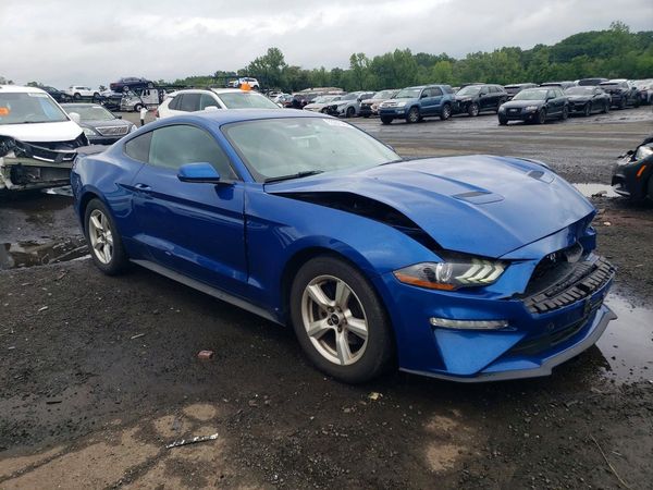 2018 FORD MUSTANG I4 Coupe — Passenger 3/4