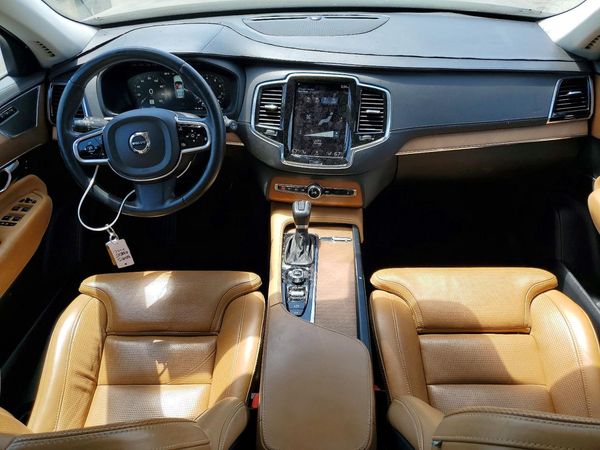 2016 VOLVO XC90