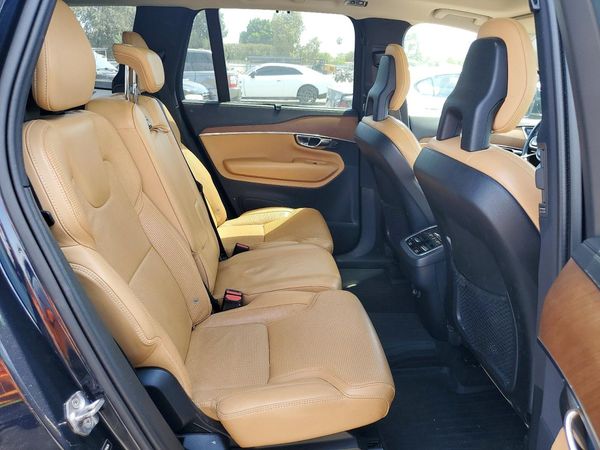 2016 VOLVO XC90