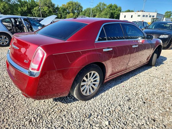 2013 CHRYSLER 300 Base/Limited