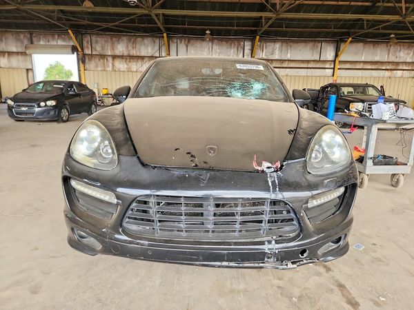 2013 PORSCHE CAYENNE GTS