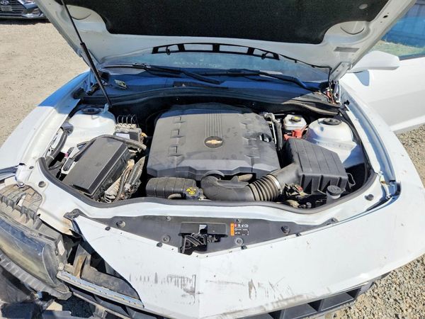 2015 CHEVROLET CAMARO 1LT — Engine bay