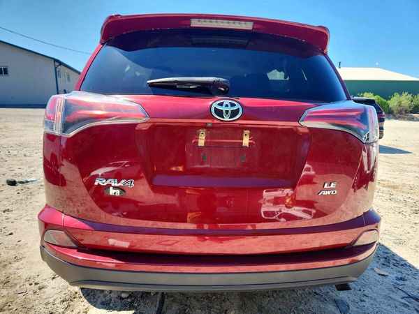 2018 TOYOTA RAV4 LE
