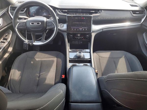 2023 JEEP GRAND CHEROKEE Laredo, Altitude