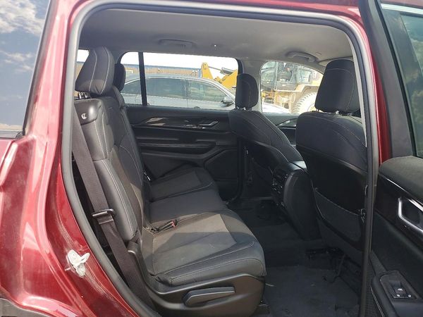 2023 JEEP GRAND CHEROKEE Laredo, Altitude