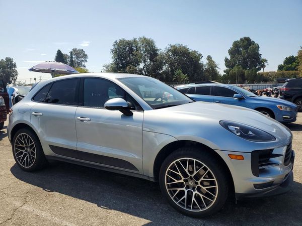2020 PORSCHE MACAN