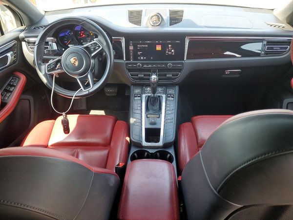 2020 PORSCHE MACAN