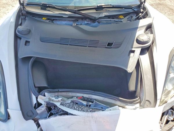 2015 PORSCHE CAYMAN — Engine bay