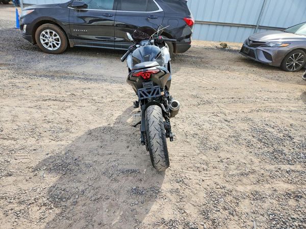 2025 KAWASAKI EX500