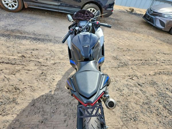 2025 KAWASAKI EX500