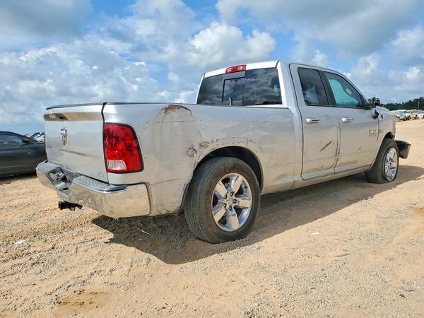 2015 RAM 1500 SLT