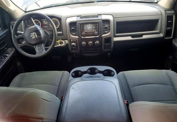 2016 RAM 1500 ST QUAD CAB 4X4