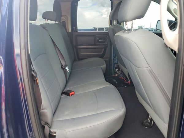 2016 RAM 1500 ST QUAD CAB 4X4