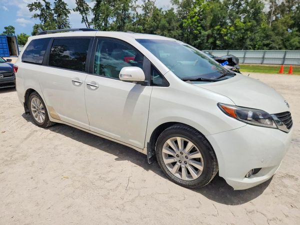 2015 TOYOTA SIENNA