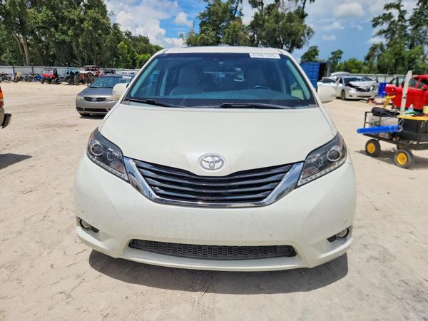 2015 TOYOTA SIENNA