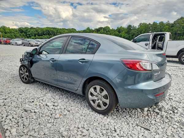 2013 MAZDA 3 SV/Base
