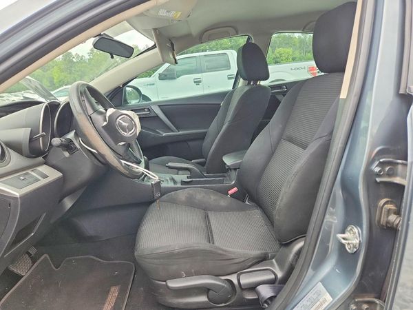 2013 MAZDA 3 SV/Base