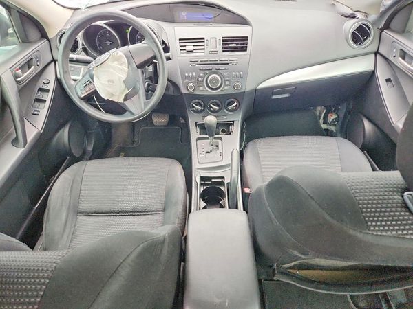 2013 MAZDA 3 SV/Base