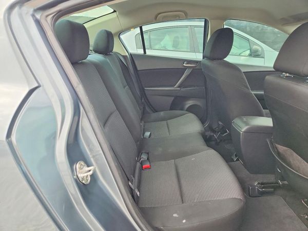 2013 MAZDA 3 SV/Base