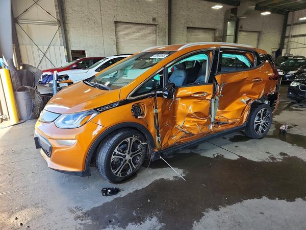 2017 CHEVROLET BOLT Premier — Front 3/4